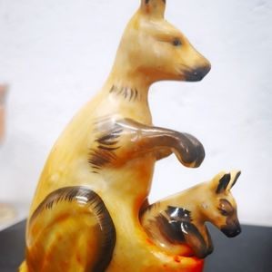 Kangaroo salt and pepper vintage EUC.